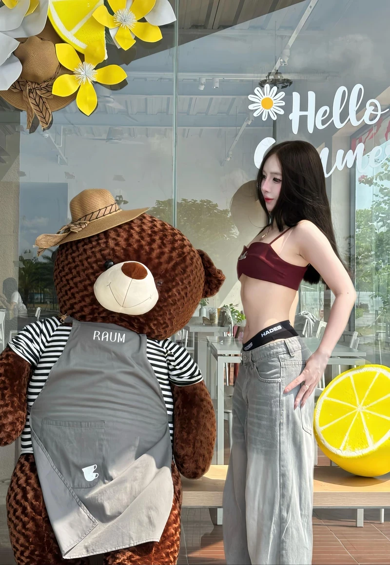 Hình Tiffany Thư gymer sexy với vóc dáng cân đối