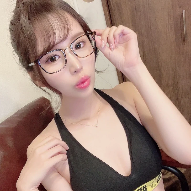 Hình ảnh Lima Arai bikini ướt át gợi tình
