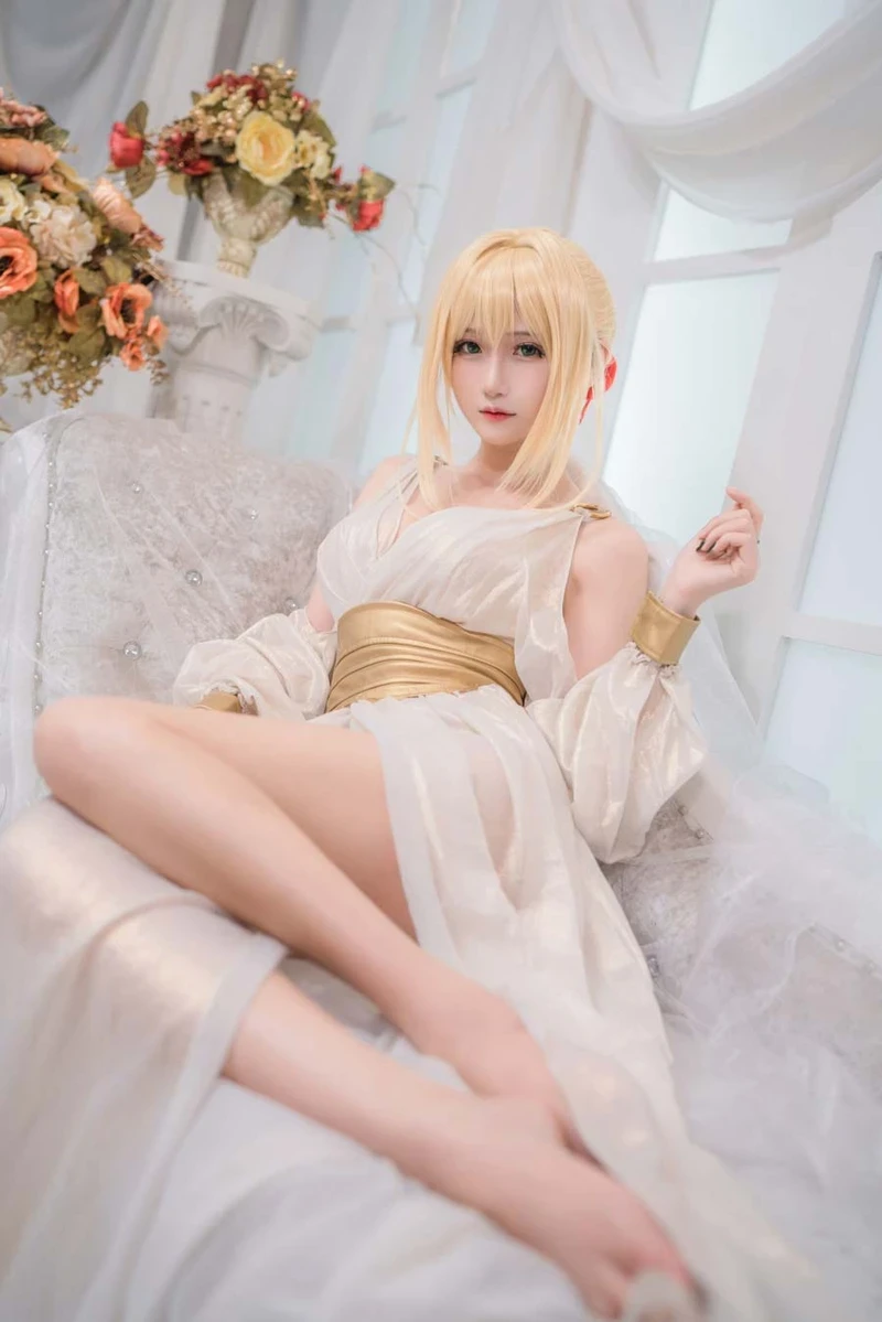 Hình cosplay lộ hàng khoe ngực khủng gợi cảm full HD
