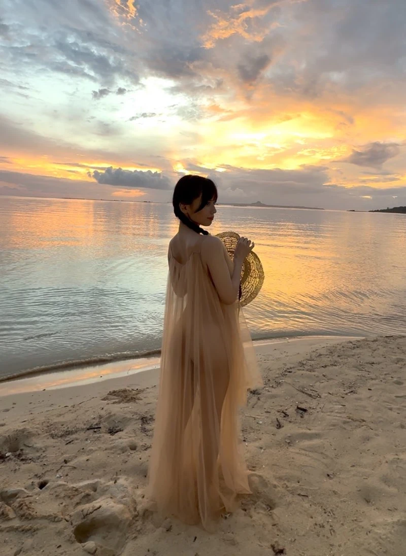 Hình nude Airi Nagisa mông căng quyến rũ