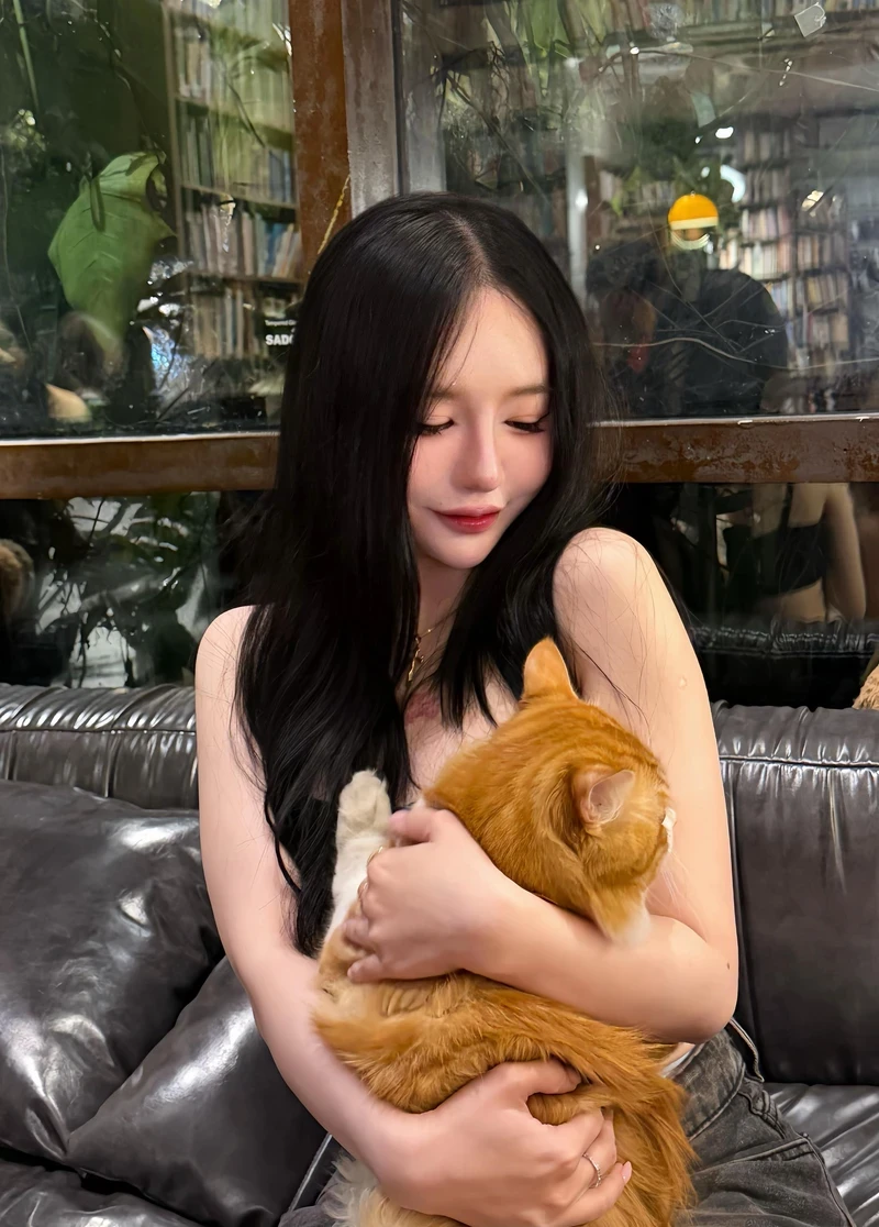 Khoảnh khắc tạo dáng quyến rũ của Tiffany Thưs