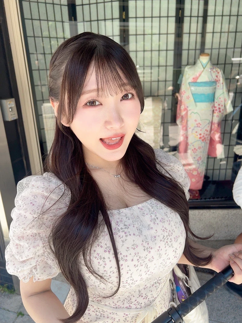 Maria Himesaki khỏa thân vòng một tròn đầy hút hồn