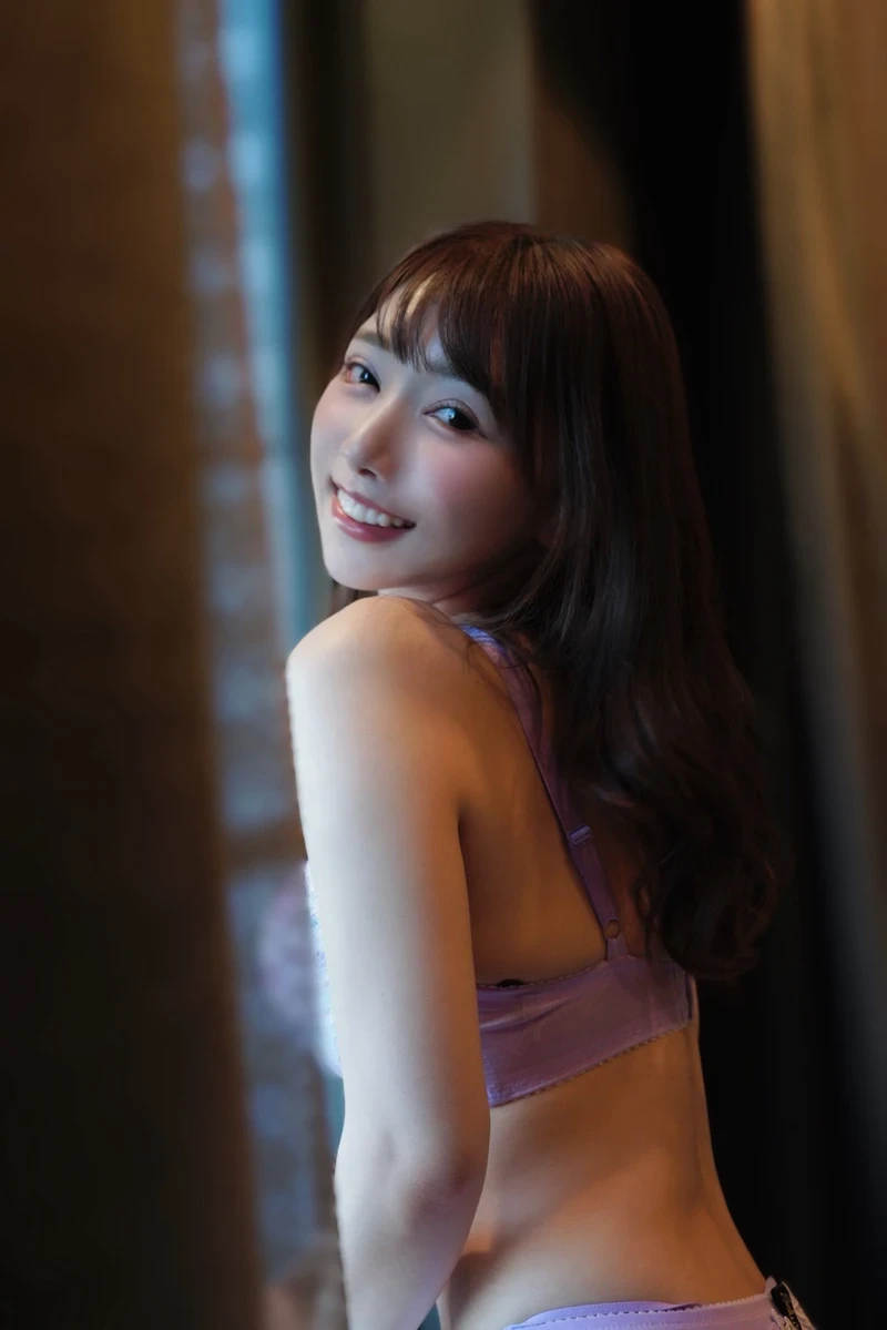 Mei Satsuki phong cách sexy cuốn hút