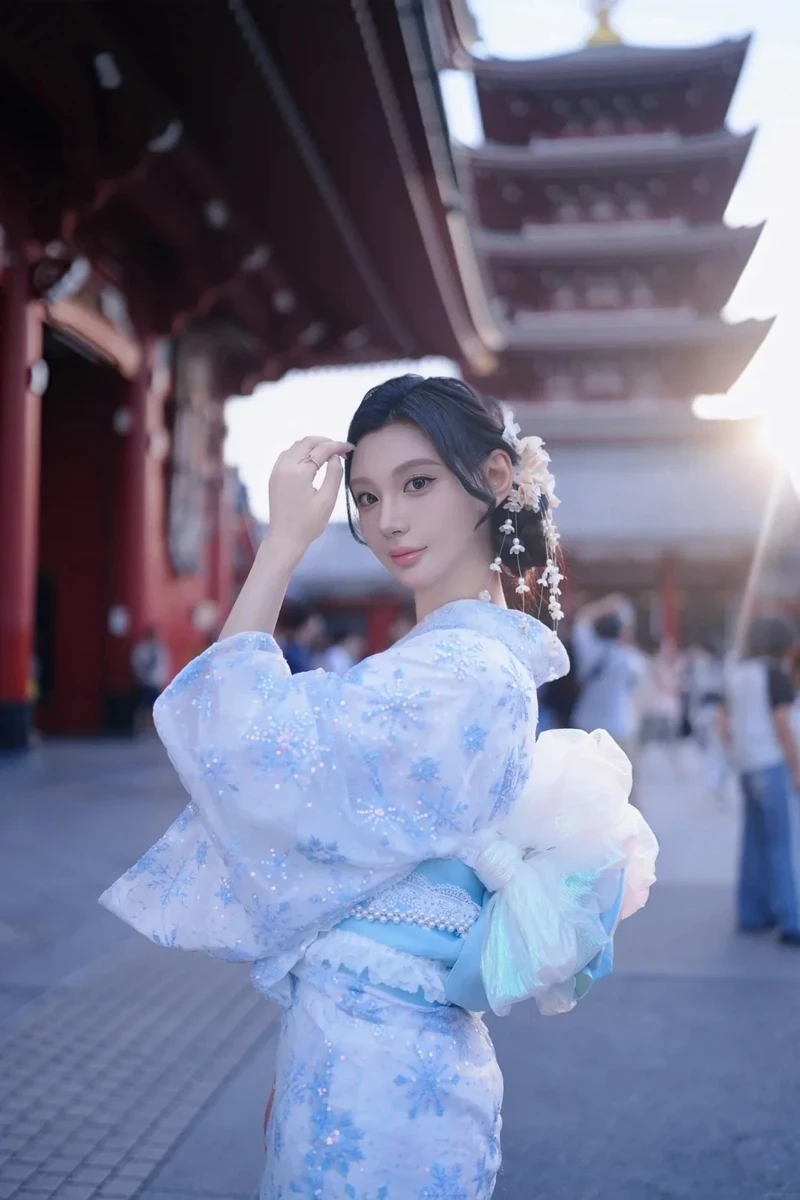 Người đẹp Kimono khoe đít tròn quyến rũ