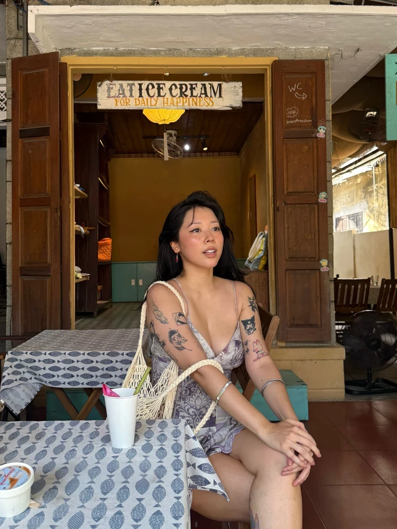 Phí Hồng Hà nude khoe vòng 1 siêu phẩm