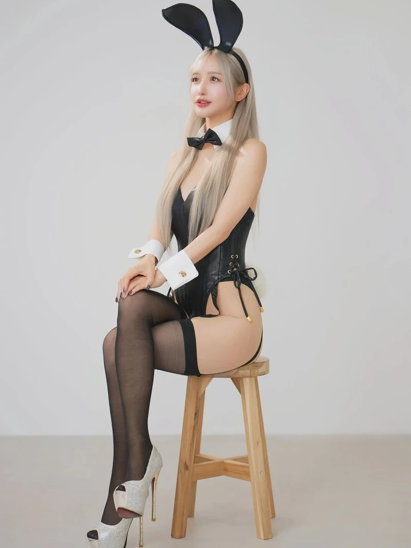 Sarina Momonaga diện bikini trẻ trung và đầy năng lượng