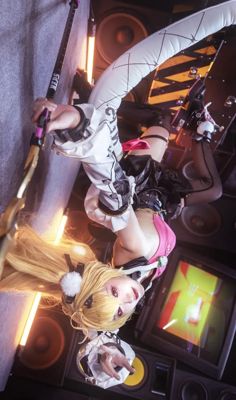 ảnh Luisa cosplay ấn tượng được yêu thích