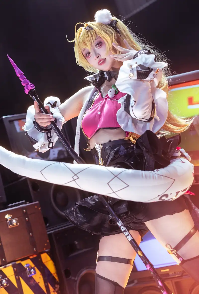 ảnh Luisa cosplay cực đẹp và nổi bật