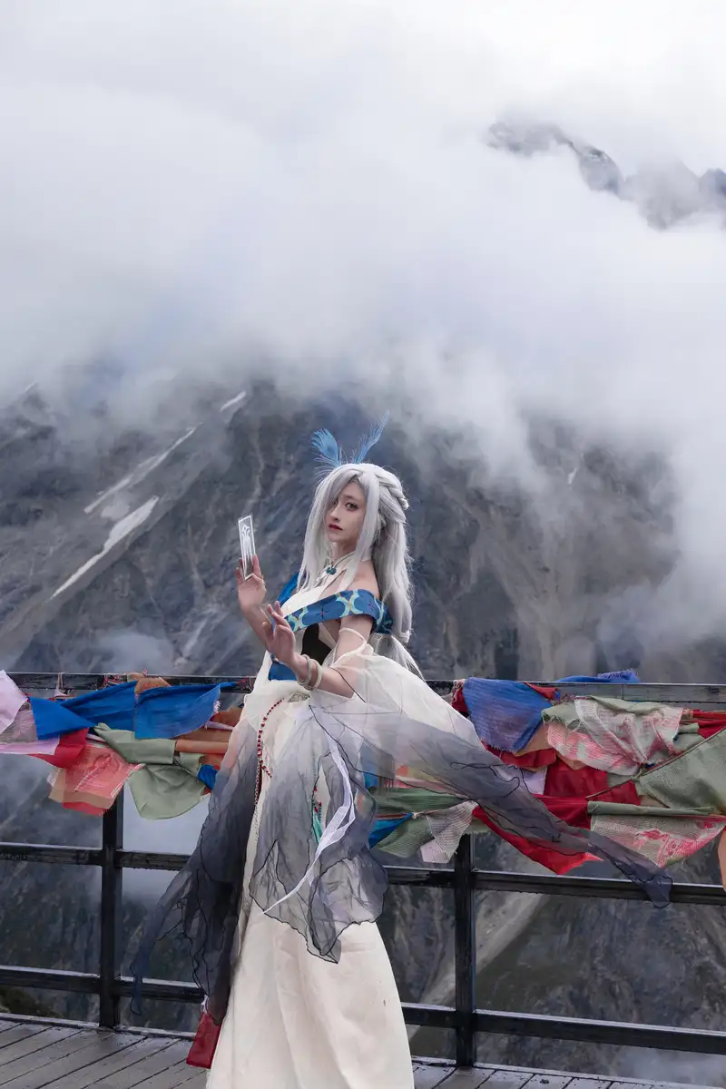 ảnh Luisa cosplay xinh đẹp và có thần thái
