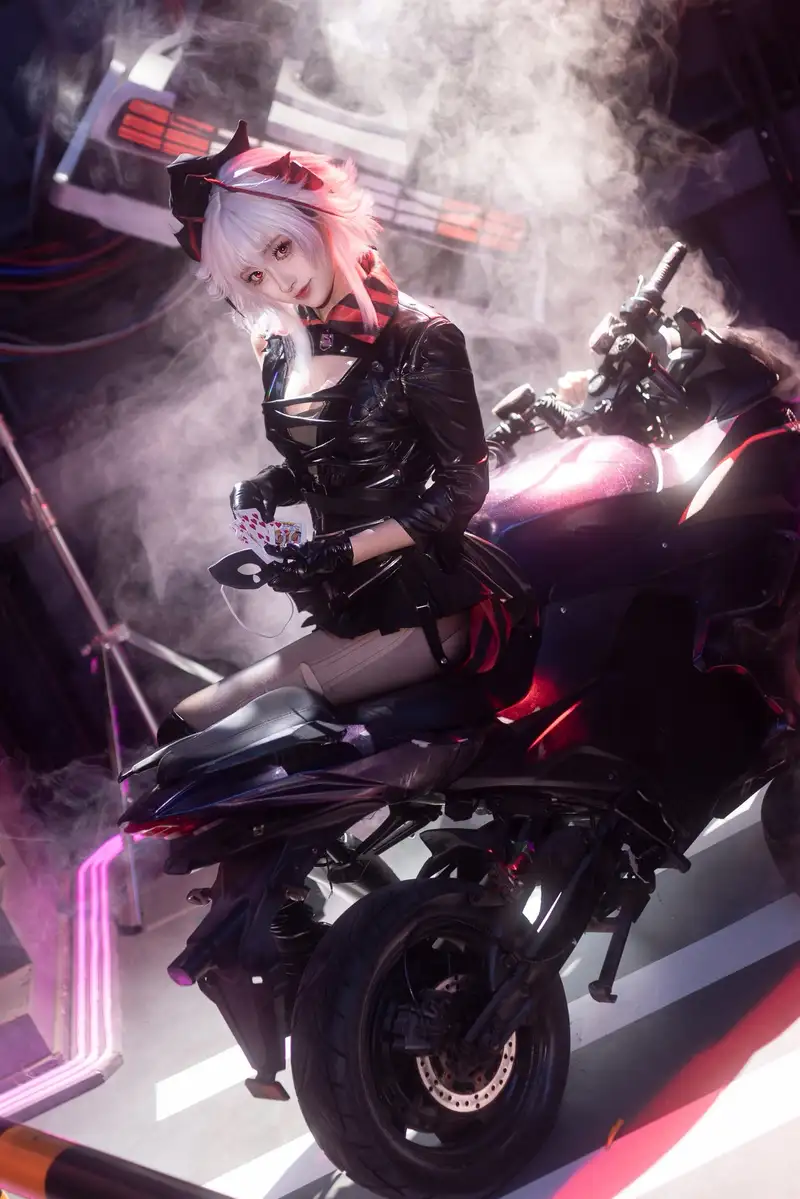 ảnh Luisa cosplay xinh xắn và cuốn hút