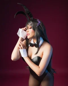 Cosplay thỏ hình duyên dáng rạng rỡ