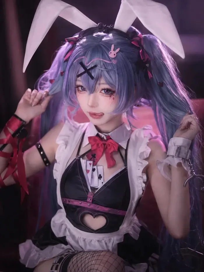 Hình cosplay thỏ ngây thơ thanh tú