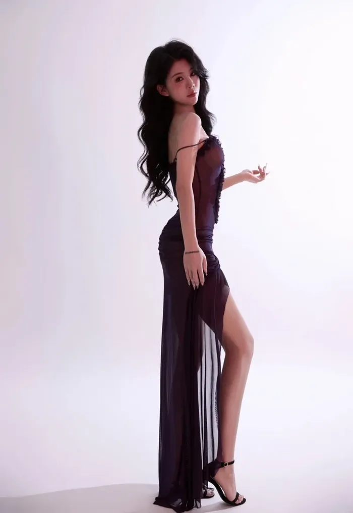 Gái đẹp mặc váy lưới thần thái sexy siêu phẩm