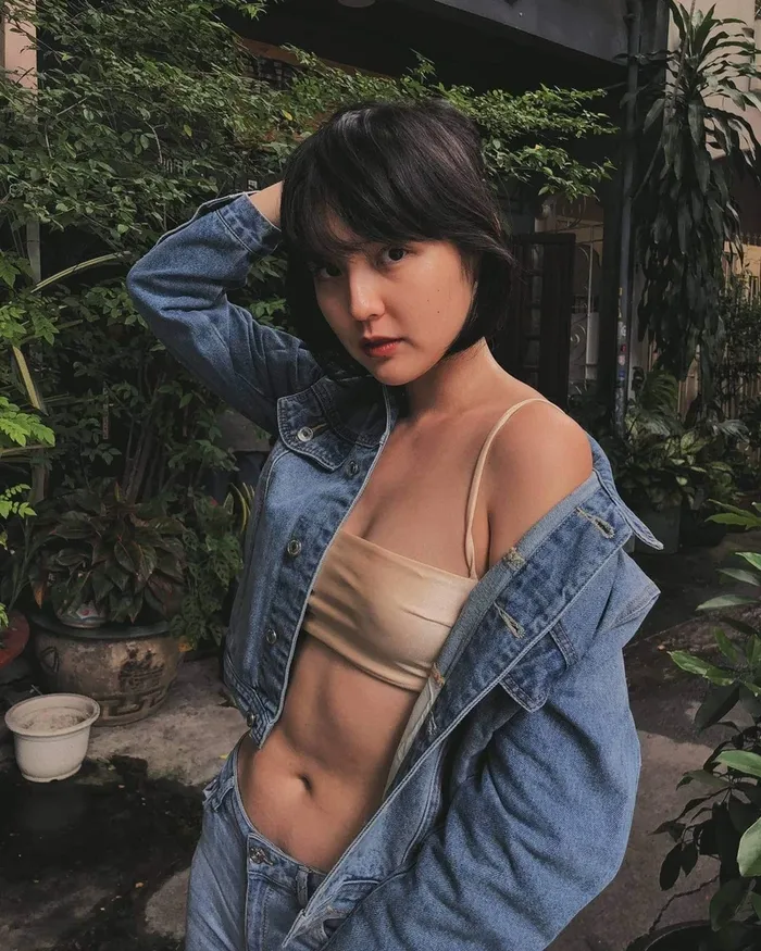 Ảnh nude Hải Tú khoe vòng 1 tròn đầy quyến rũ