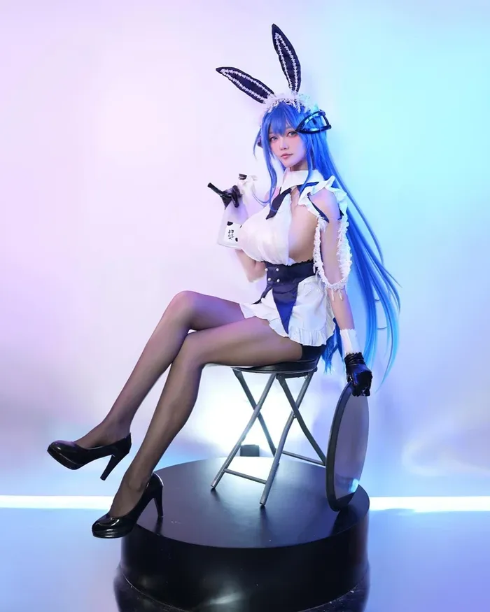 Ảnh cosplay thỏ mềm mại đáng yêu