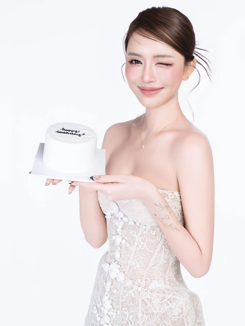 Ảnh Bích Phương bikini sexy khoe vòng ba quyến rũ