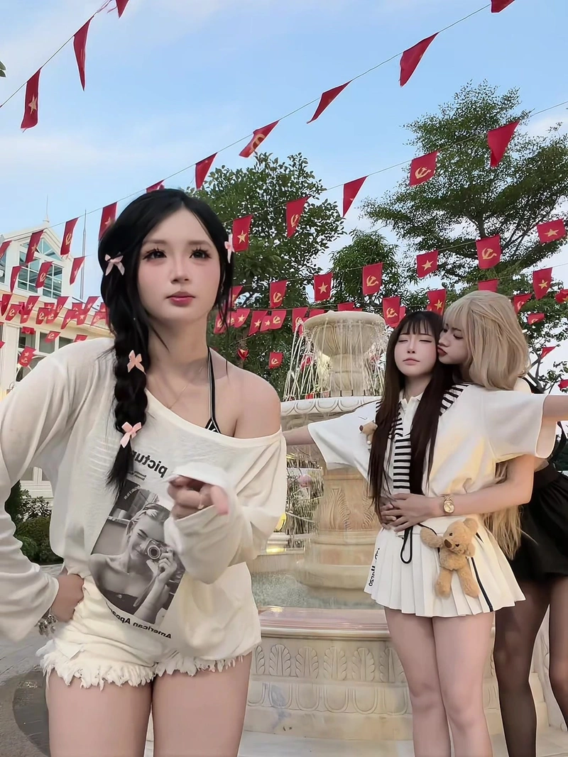Ảnh Bình An TikTok bikini full HD nóng bỏng