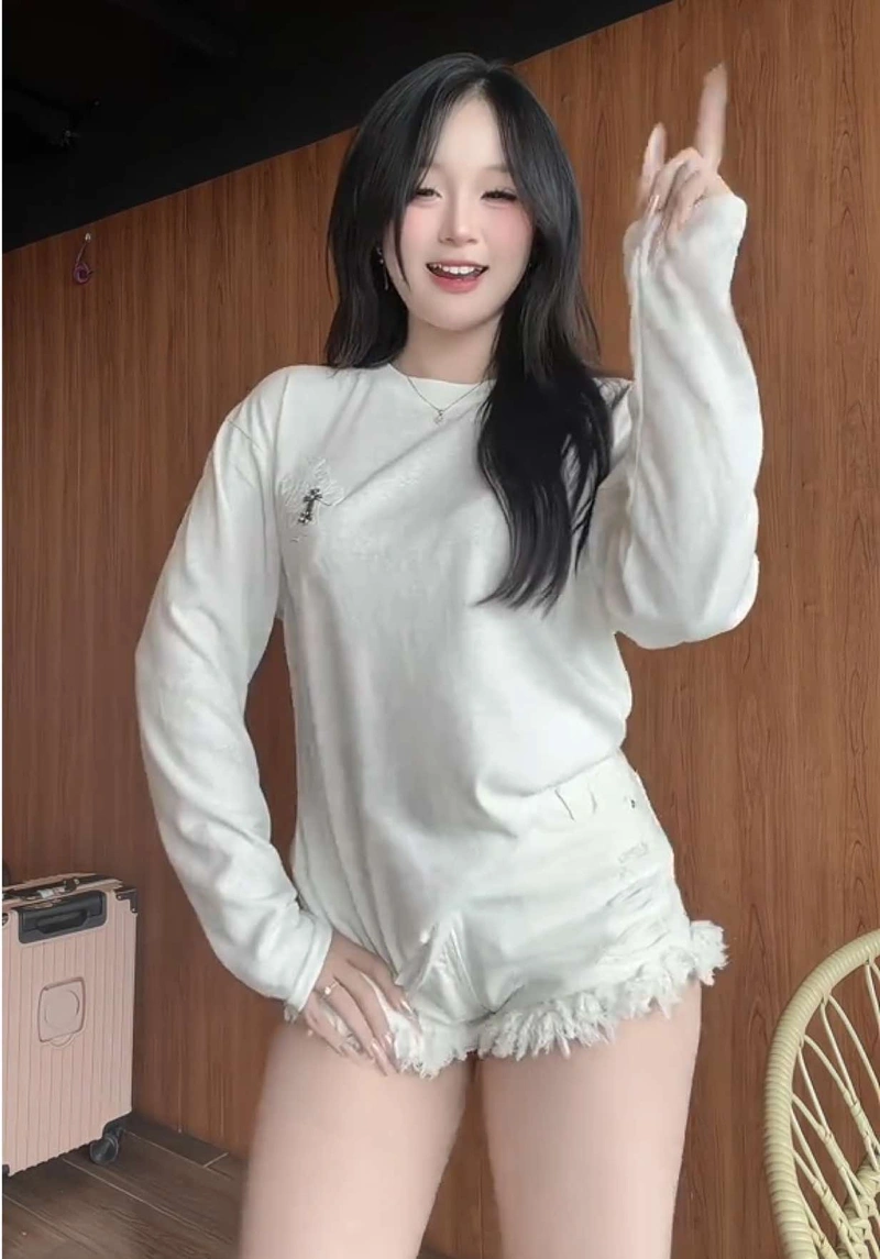 Ảnh Bình An TikTok lột đồ lộ mông đầy