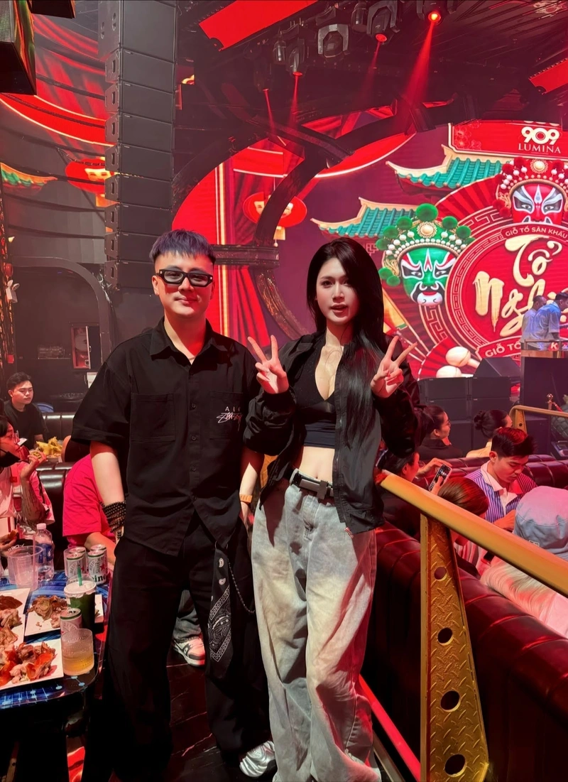 Ảnh DJ Vy Chila thanh tú duyên dáng rạng rỡ