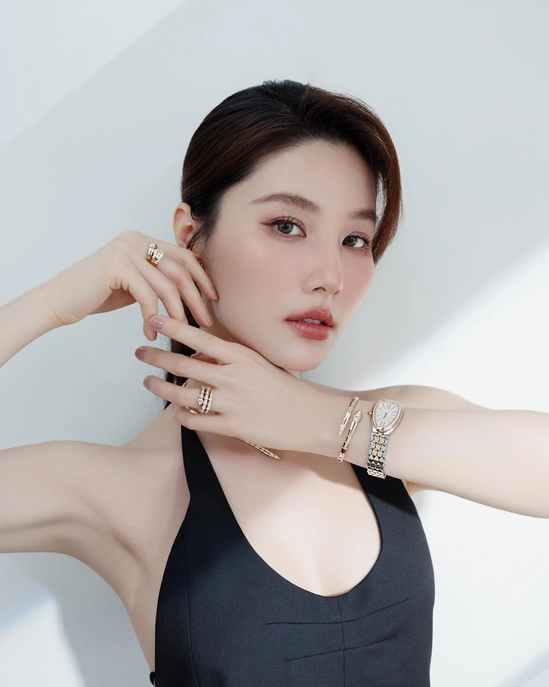 Ảnh Diễm My 9x bikini sexy show hàng dâm dục