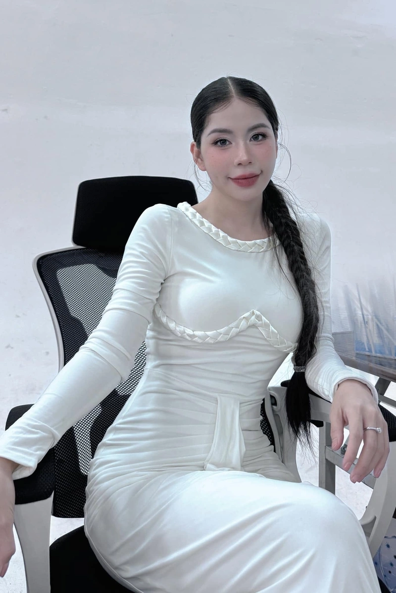 Ảnh Hằng Du Mục show hàng nóng bỏng full HD