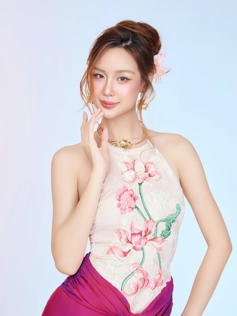 Ảnh Lê Nguyễn Bảo Ngọc sexy show hàng nóng bỏng hút hồn