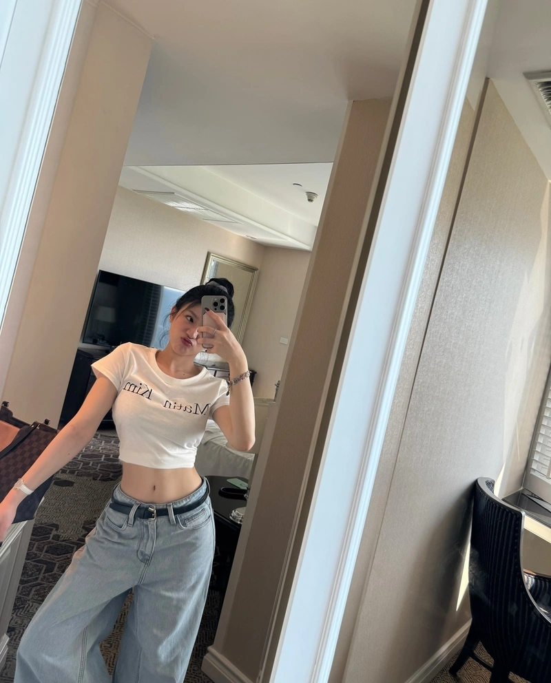 Ảnh Linh Ka bikini quyến rũ không che