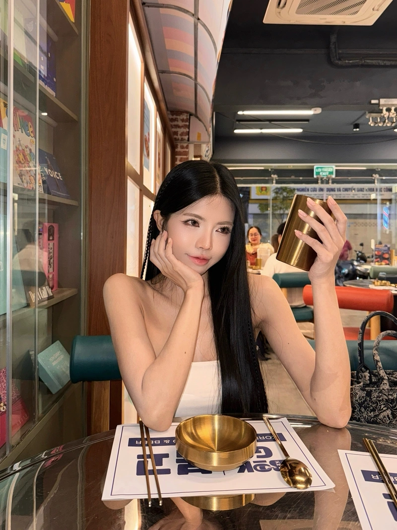Ảnh Mai Dora bikini sexy ngực đầy gợi dục