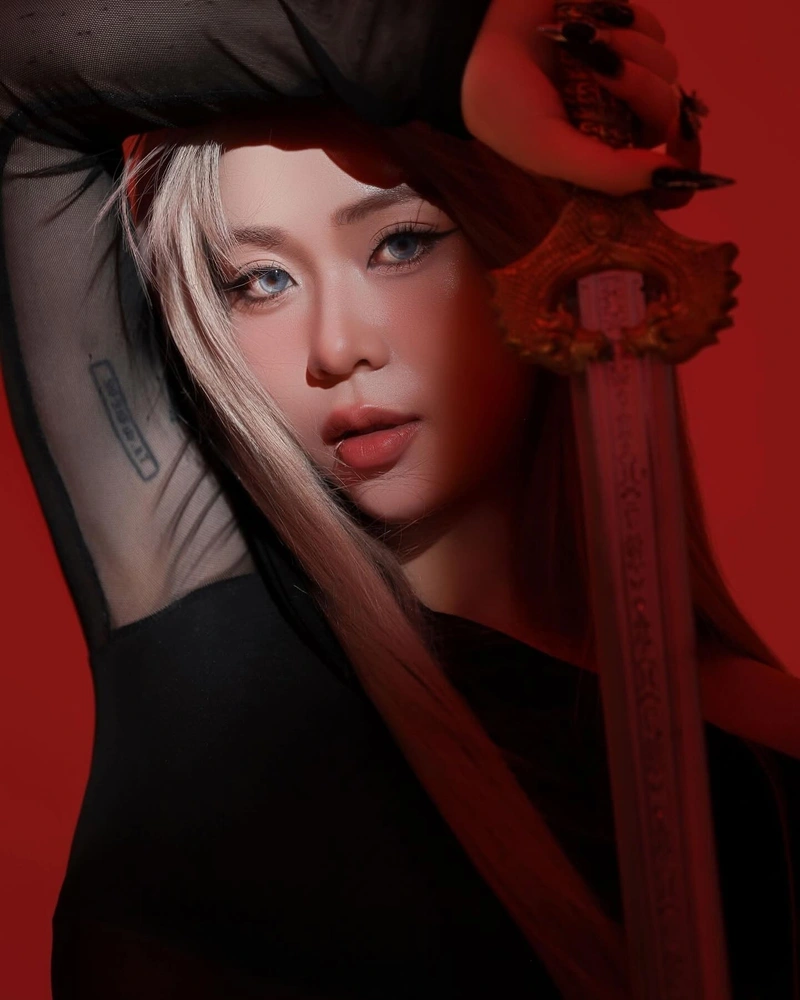 Ảnh Misthy nude một phần body trắng