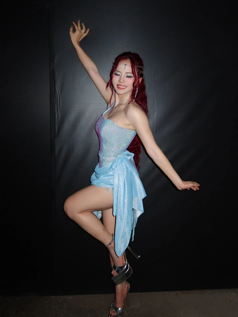 Ảnh Ngô Lan Hương show hàng bikini sexy hút hồn người xem