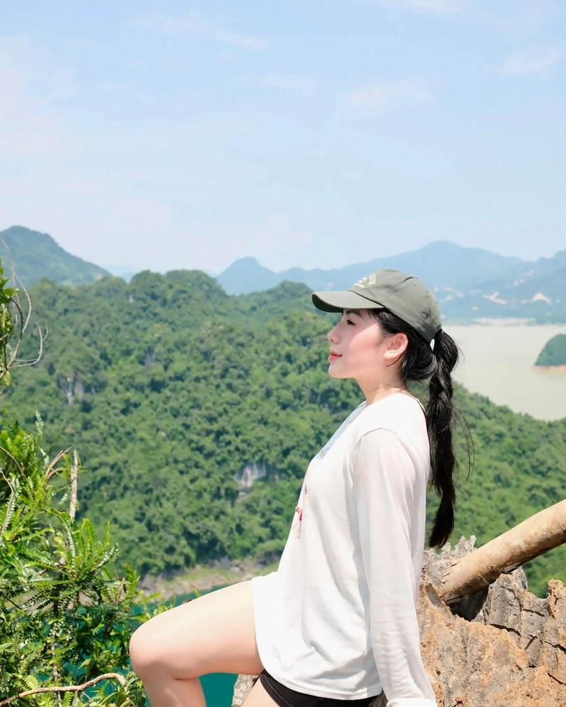 Ảnh Nguyễn Ngọc Quỳnh dịu dàng đằm thắm