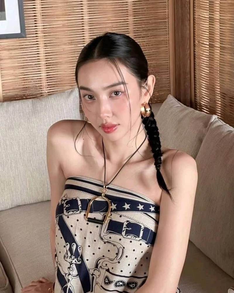Ảnh Nguyễn Thúc Thùy Tiên sexy khoe hàng gợi tình