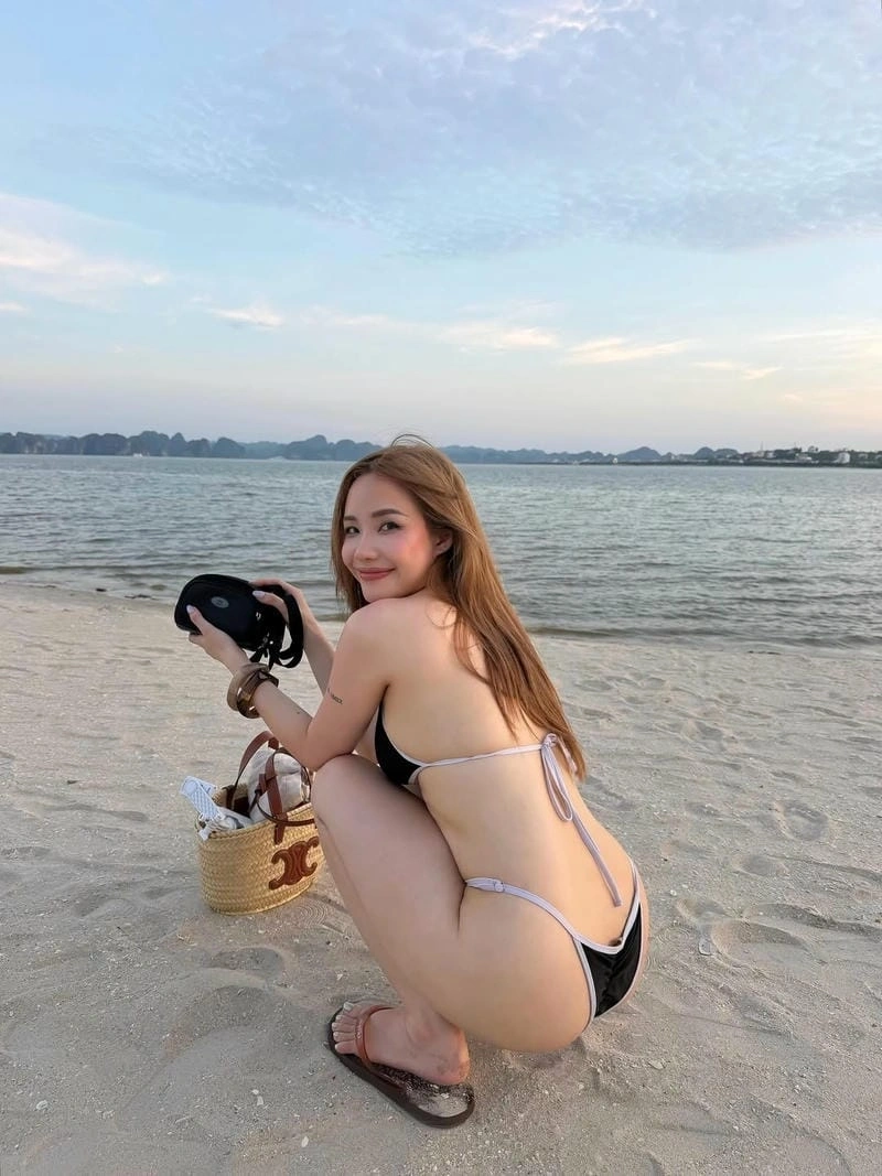 Ảnh Phương Linh show hàng vòng một tròn đầy gợi tình