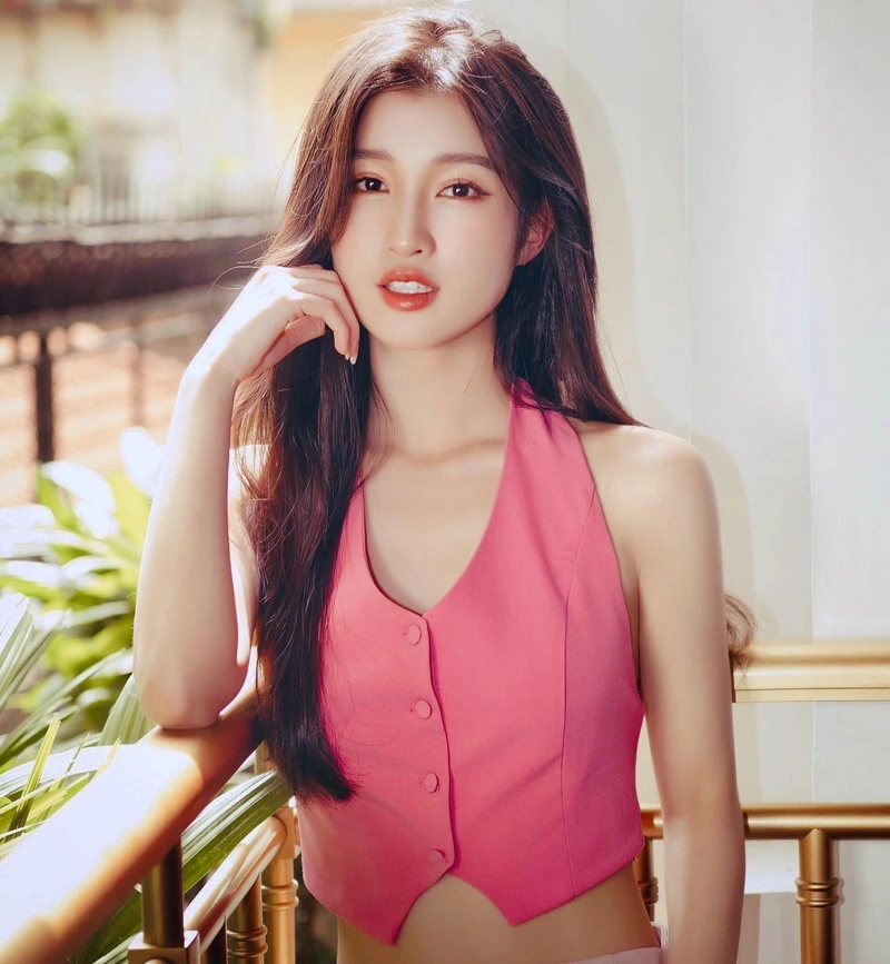 Ảnh Phương Nhi lột bikini khoe hàng gợi dục