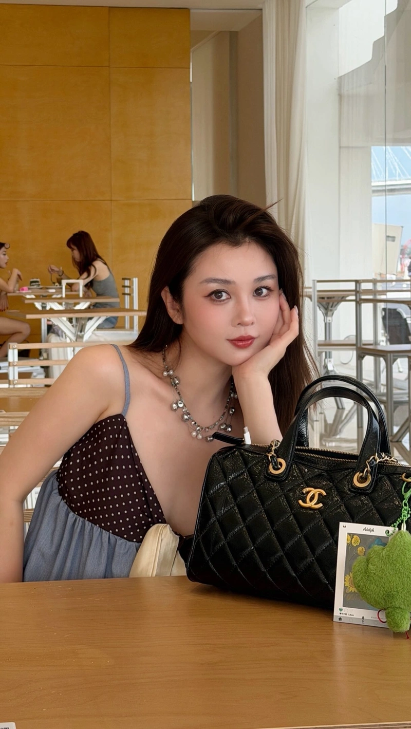 Ảnh Ribi Sachi bikini sexy khoe vòng 1 tròn đầy quyến rũ