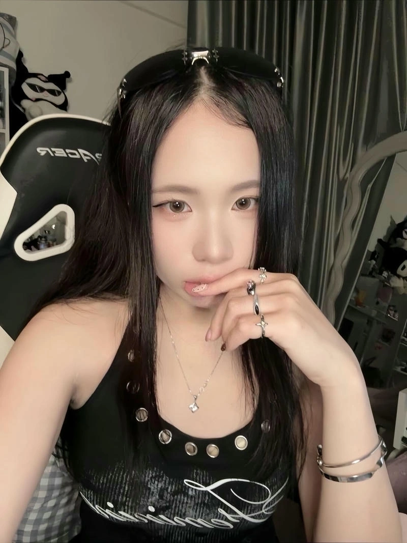 Ảnh Sammy Đào sexy mang vẻ ngoài quyến rũ
