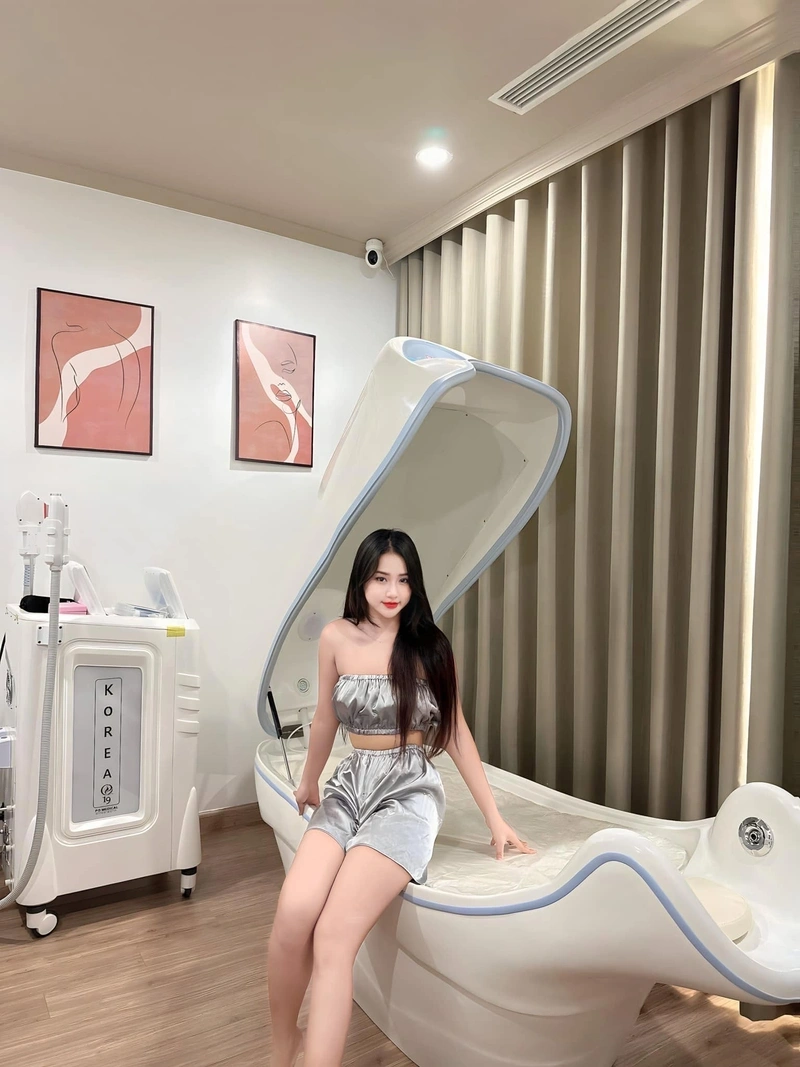Ảnh Tiktoker Như Lê cuốn hút rạng rỡ nổi bật