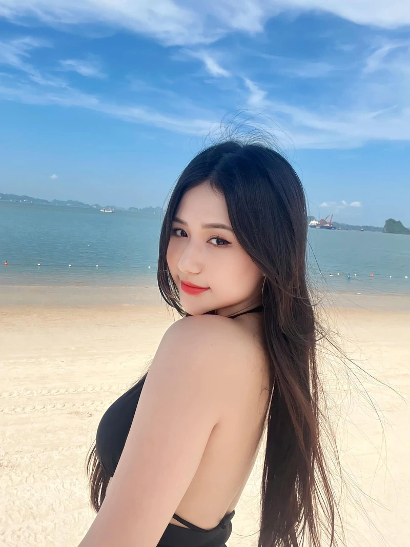 Ảnh Tiktoker Như Lê sexy dịu dàng duyên dáng