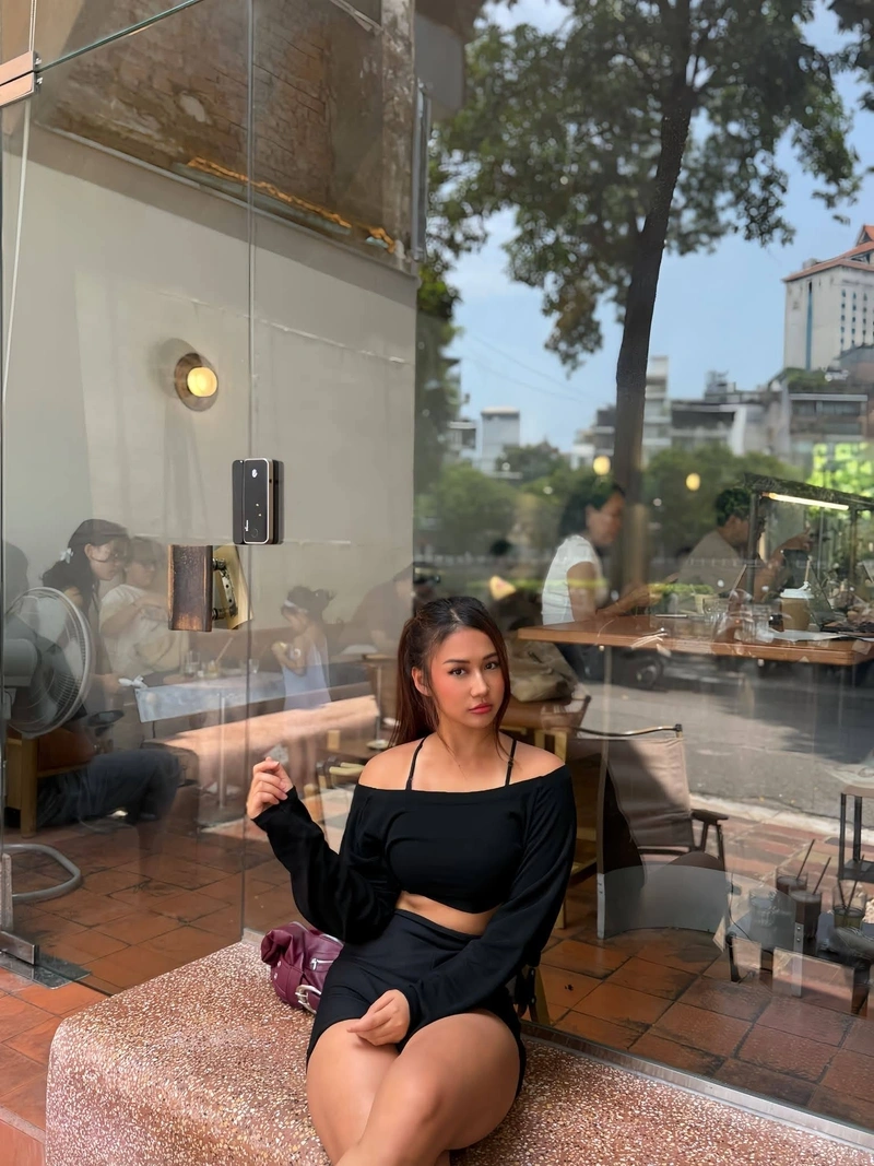Ảnh Tiktoker Như Lê sexy tươi tắn rạng rỡ