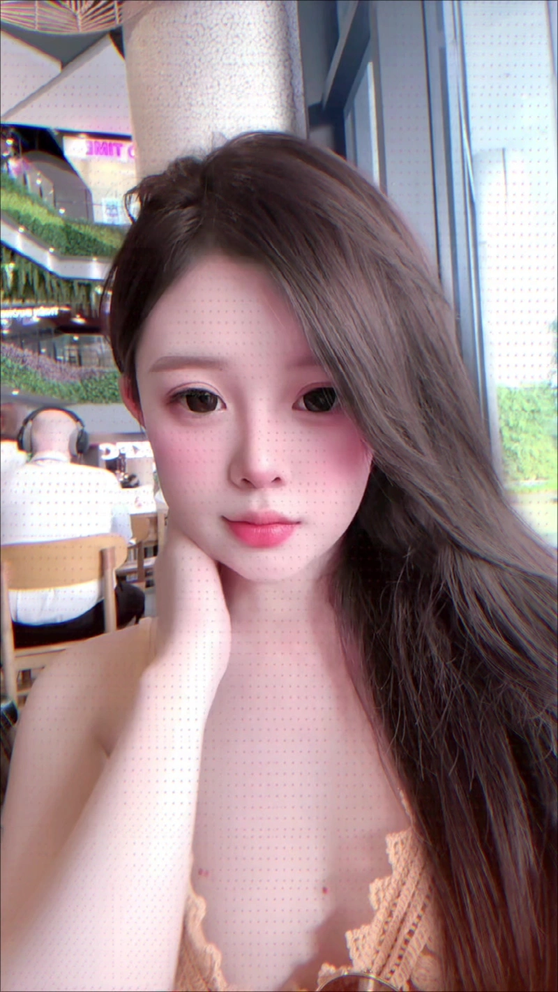 Ảnh Tiktoker Thảo Baby sexy khoe hàng nóng bỏng