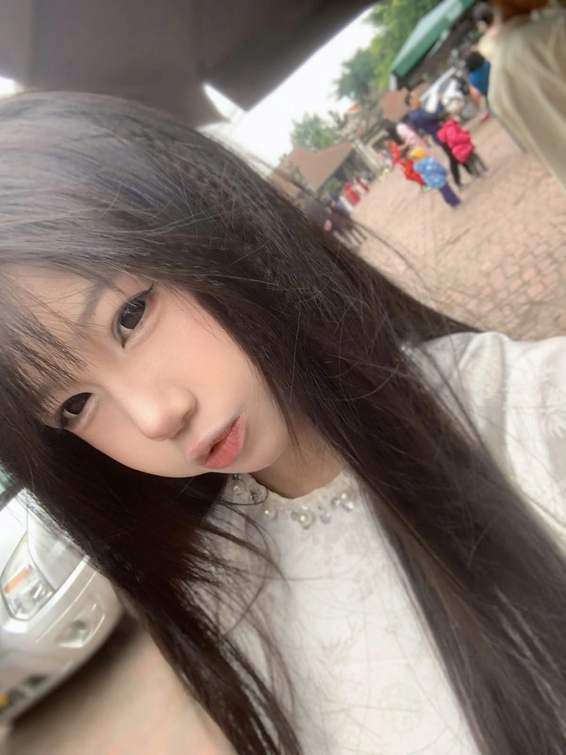 Ảnh gái 2k10 thật thanh lịch