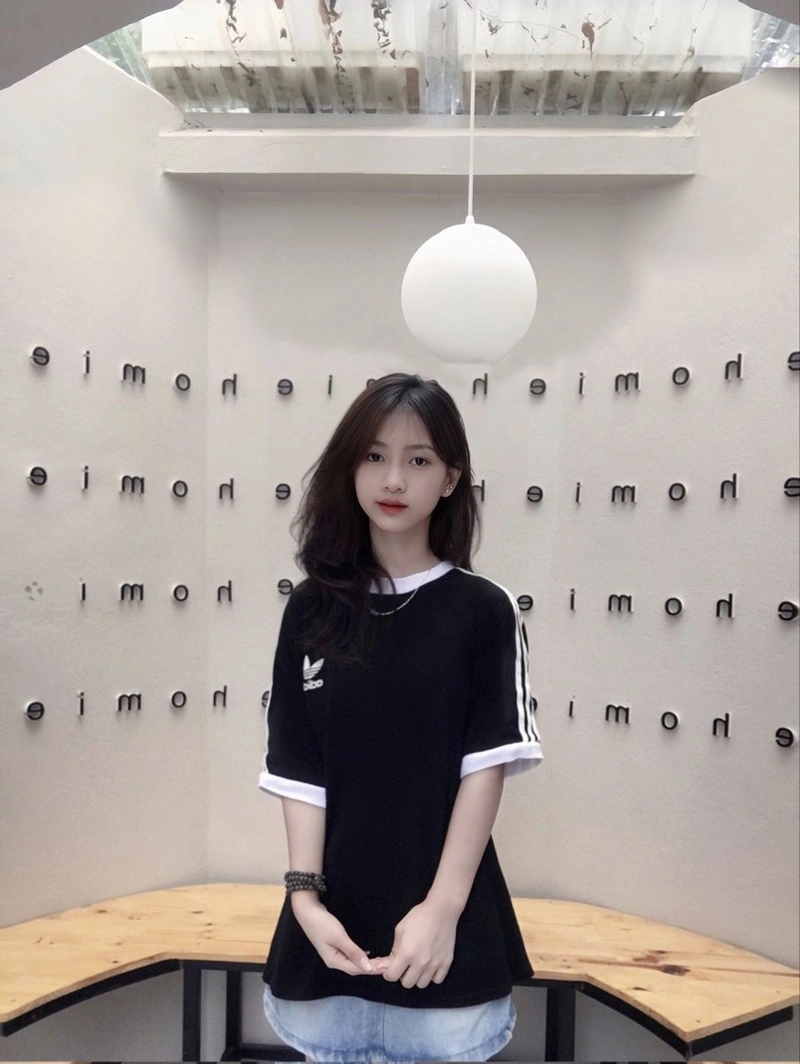 Ảnh gái 2k6 ngọt ngào nữ tính
