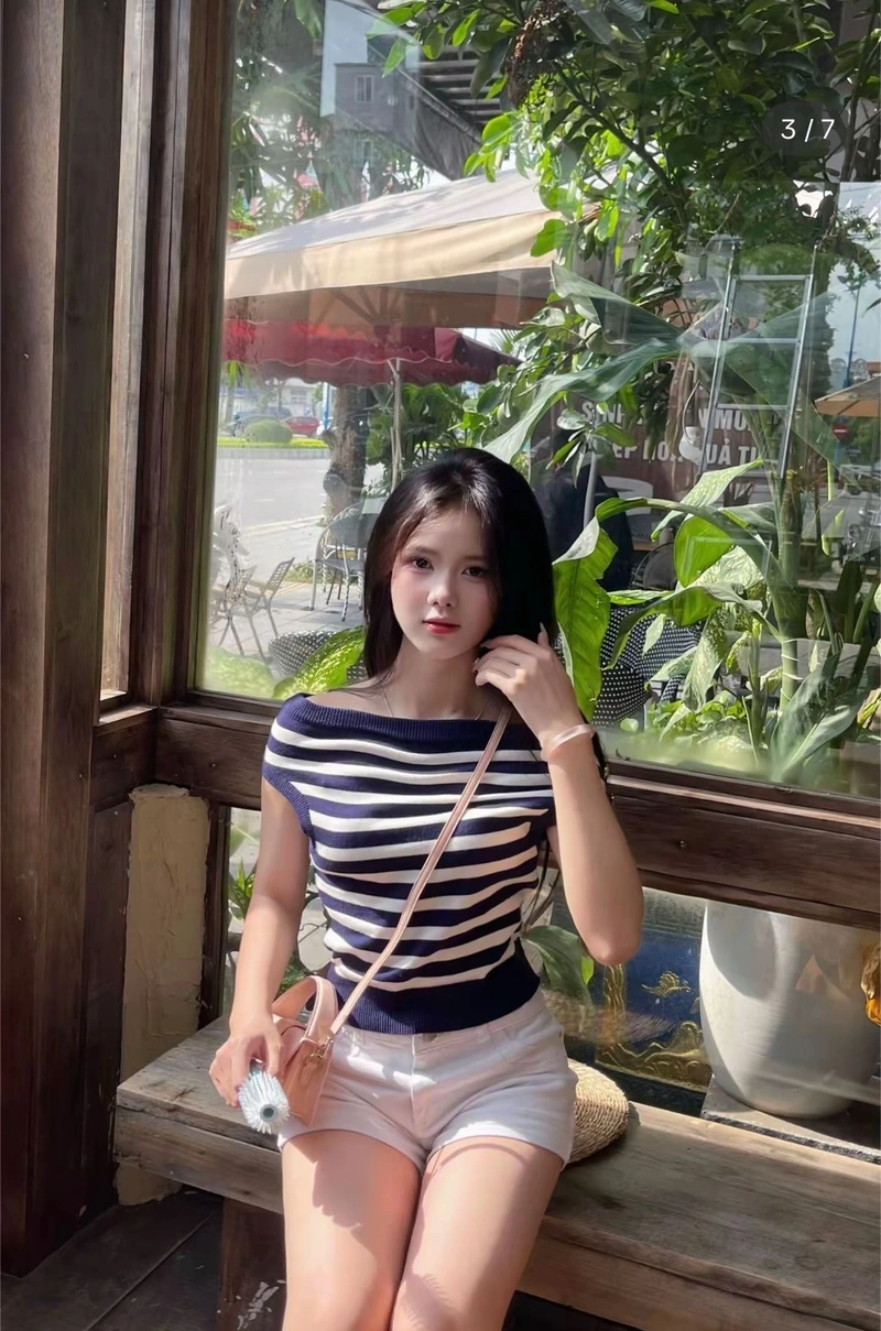 Ảnh gái 2k6 rạng rỡ cuốn hút