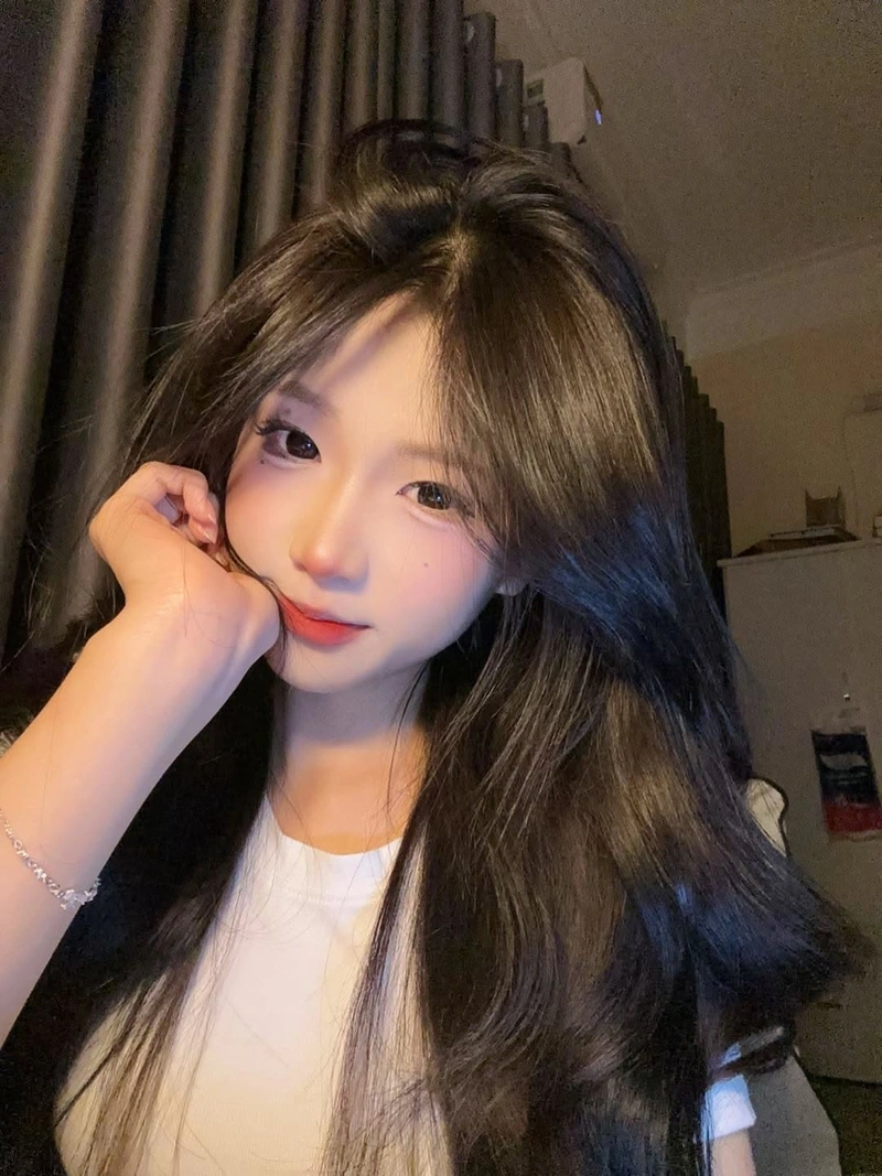 Ảnh gái 2k8 tươi trẻ rạng ngời