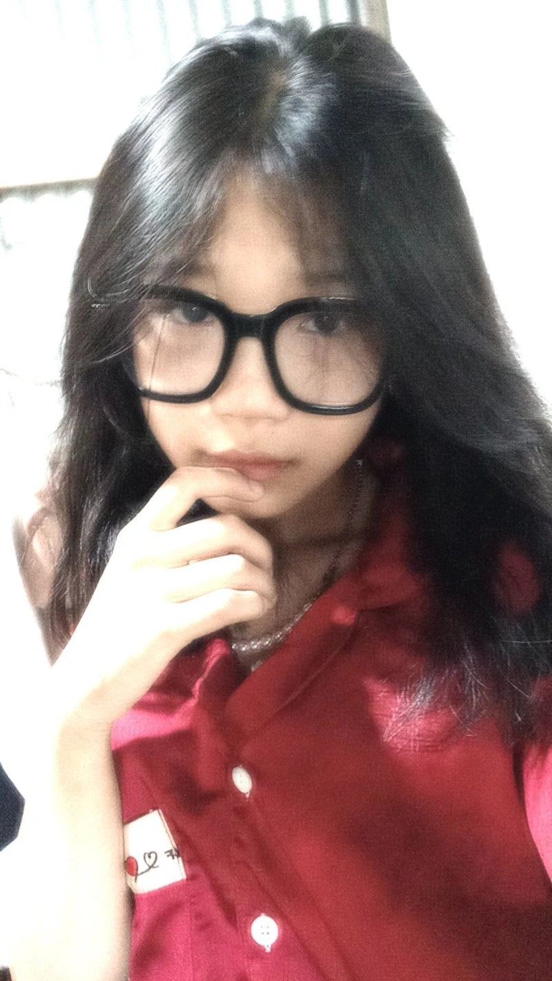 Ảnh gái 2k8 xinh xắn đáng yêu