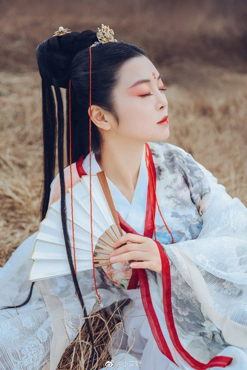 Ảnh gái cổ trang kiêu sa lộng lẫy
