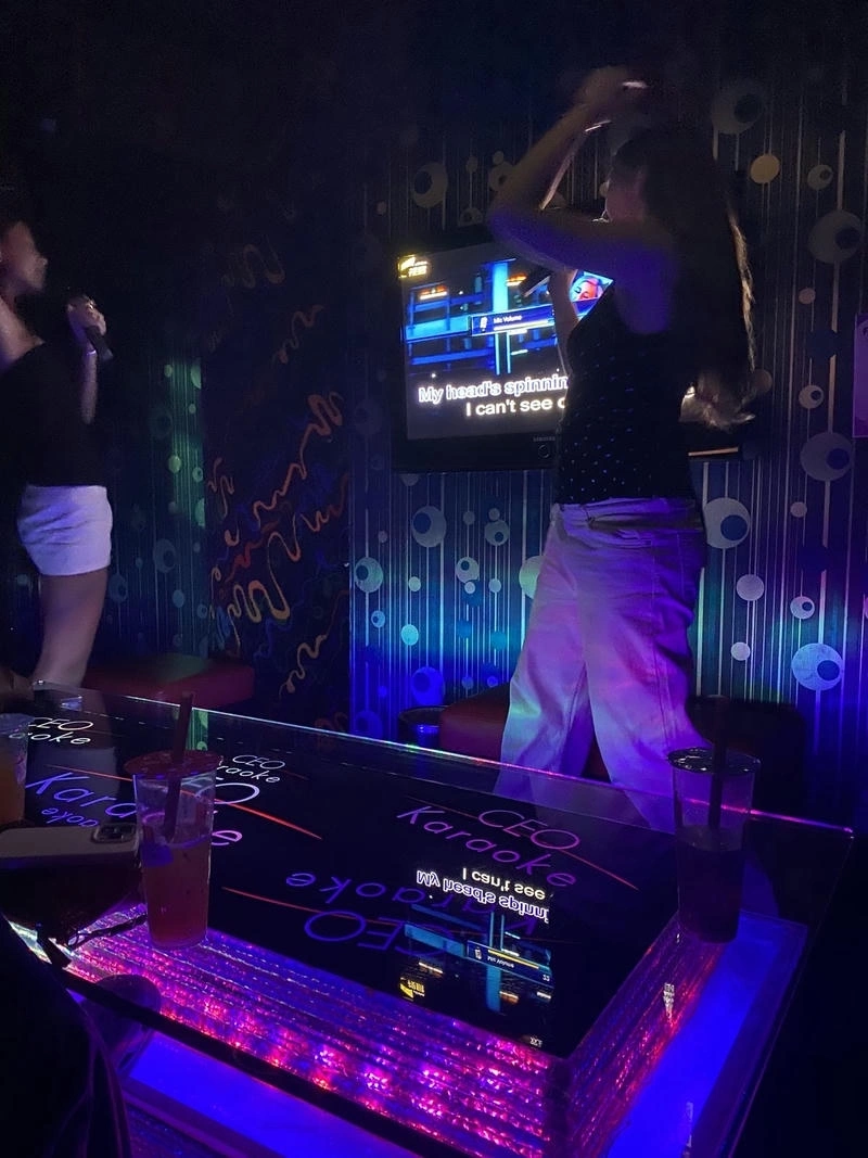 Ảnh gái karaoke chân thành nổi bật hài hòa