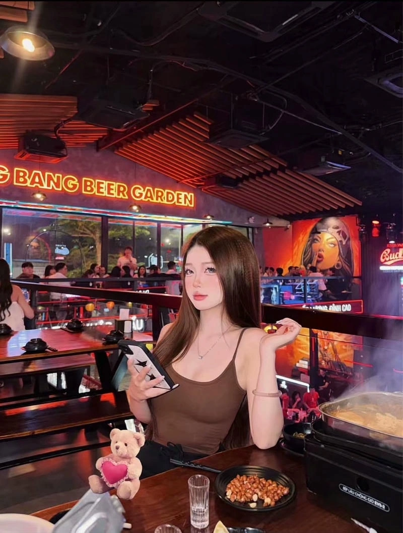 Ảnh gái karaoke hoàn mỹ mượt mà cảm xúc