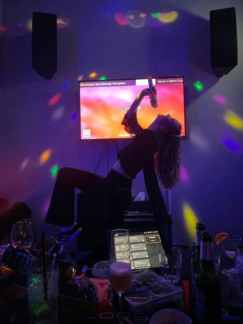 Ảnh gái karaoke phong phú chi tiết tự nhiên