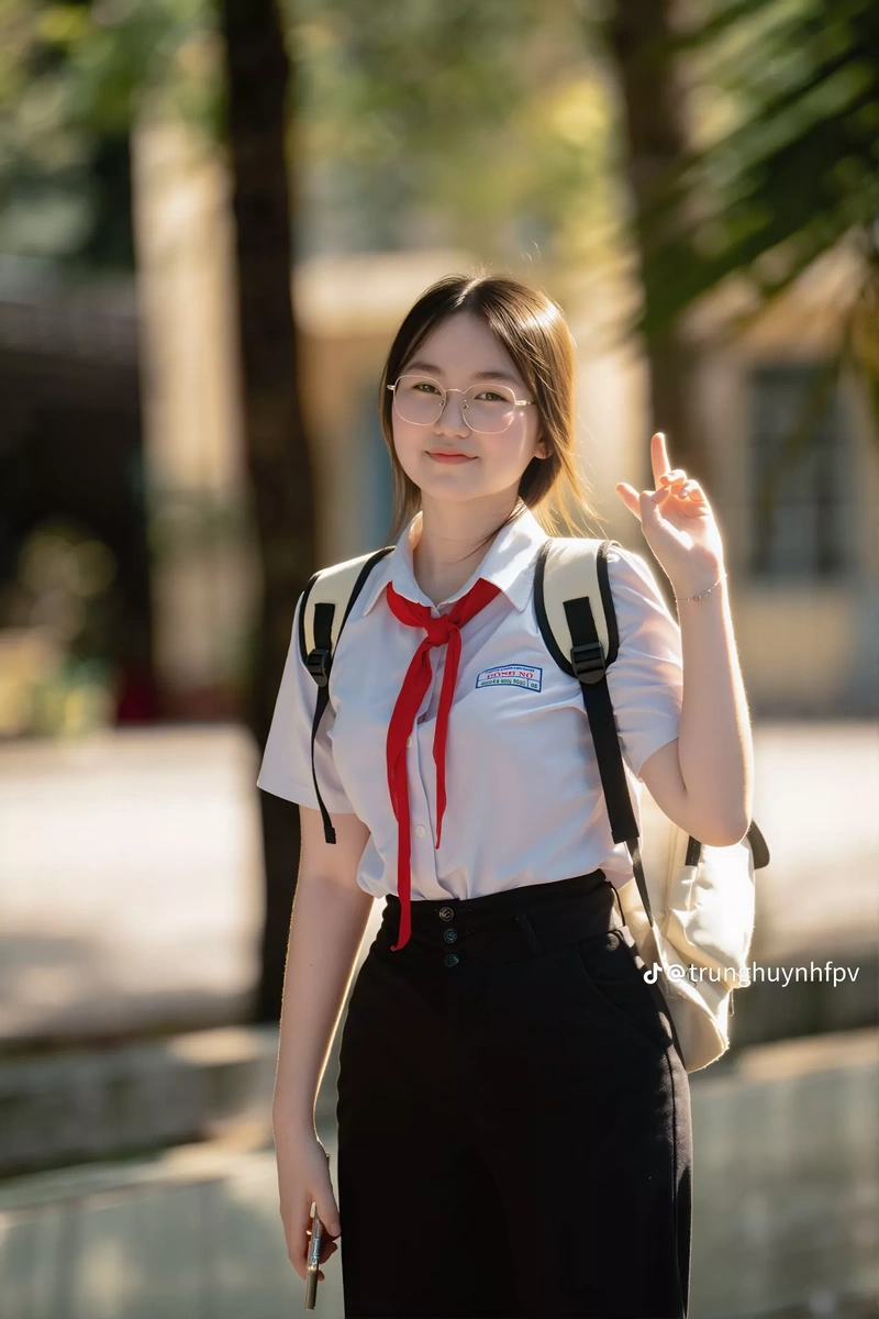 Ảnh gái xinh lớp 7 tươi tắn, duyên dáng